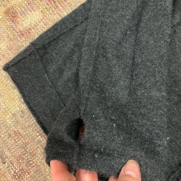 Brazeau Tricot gray cashmere sweater, size medium - Picture 5 of 6